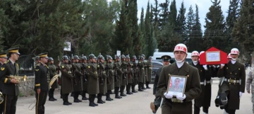 Şehit Tankçı Sözleşmeli Er Abdulkadir Akıncı, Adıyaman'da Hüzünle Anıldı