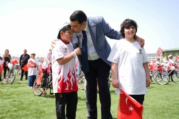 Şehitkamil'de Bisiklet Sevinci: Başkan Yılmaz'dan 23 Nisan Hediyesi