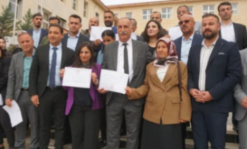 Siirt Belediye Başkanı Sofya Alağaş, Mazbatasını Aldı