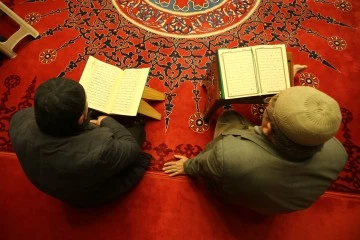 Siirt'te 895 Yıllık Ulu Cami'de Mukabele Geleneği Yaşatılıyor