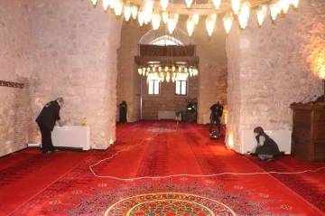 Siirt'te Camiler Ramazan Ayına Hazırlanıyor: Kapsamlı Temizlik Çalışması Başladı
