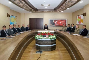 Siirt'te Güvenlik Zirvesi: Kapsamlı Asayiş ve Güvenlik Değerlendirme Toplantısı