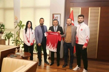 Siirt Üniversitesi Öğrencileri Taekwondo ve Boks'ta Türkiye 3'üncüsü Oldu