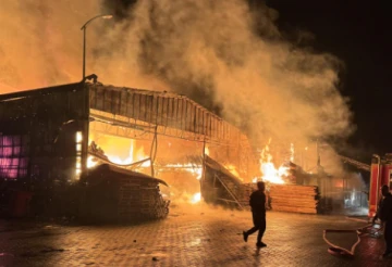 Sinop Sanayi Sitesindeki Yangın Kontrol Altına Alındı