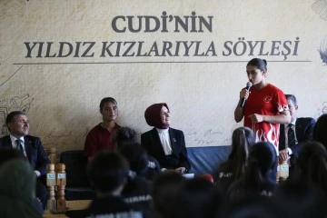 Şırnak'ta &quot;Cudi'nin Yıldız Kızlarıyla Söyleşi&quot; Etkinliği Büyük İlgi Gördü