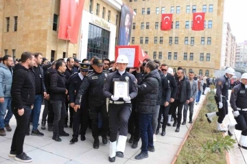 Şırnak'ta Trafik Kazasında Şehit Olan Polis Memuru Fırat Der Memleketine Uğurlandı