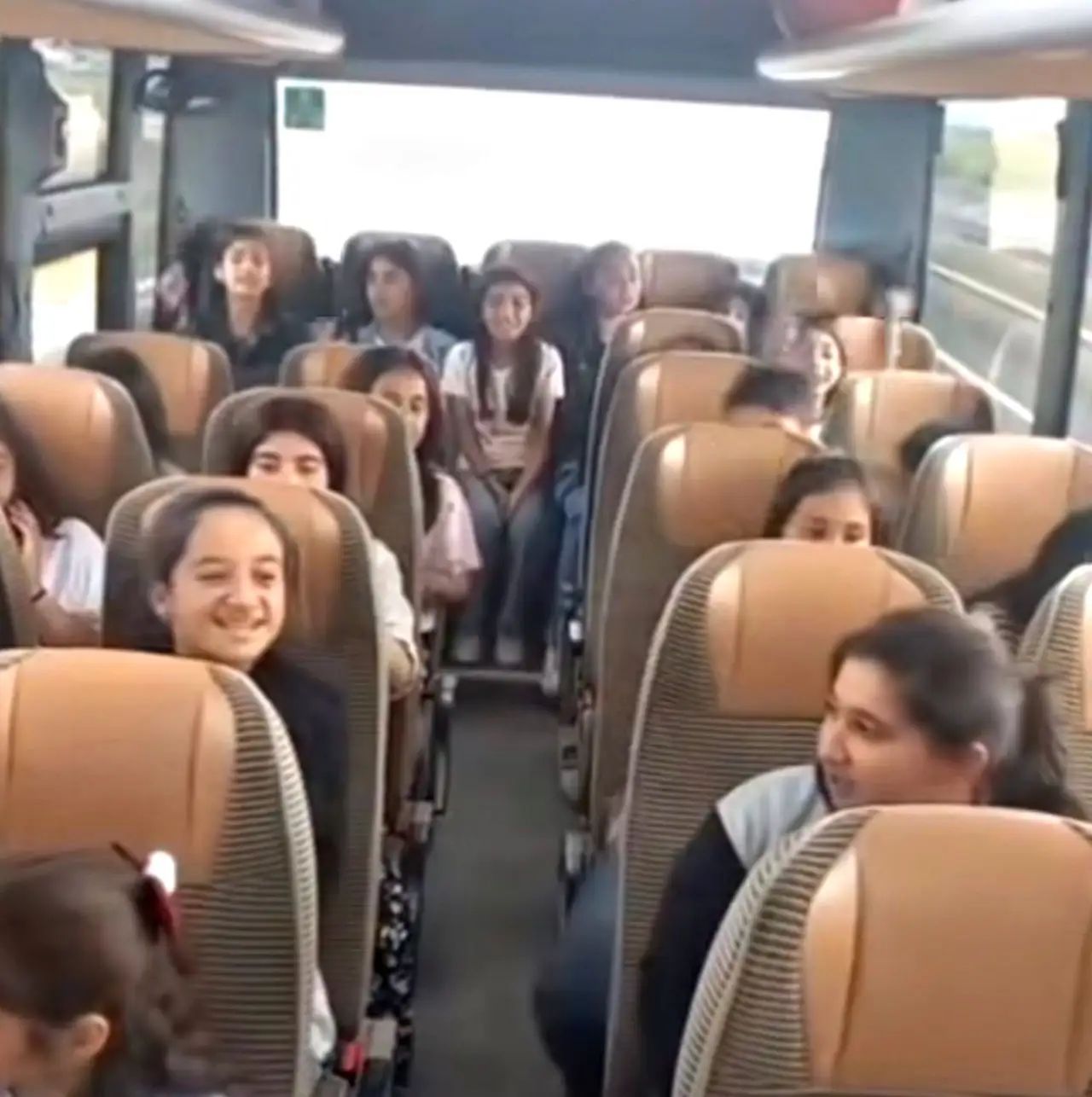 Siverek Bayır&ouml;z&uuml; Ortaokulu'nda Başarının &Ouml;d&uuml;l&uuml; K&uuml;lt&uuml;r Gezisi: &Ouml;ğrenciler Tarihle Buluştu