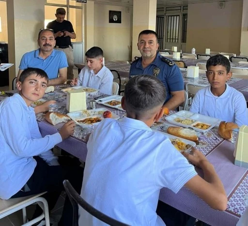 Siverek Emniyet Müdürü Zeydanlı’dan Öğrencilere Anlamlı Ziyaret