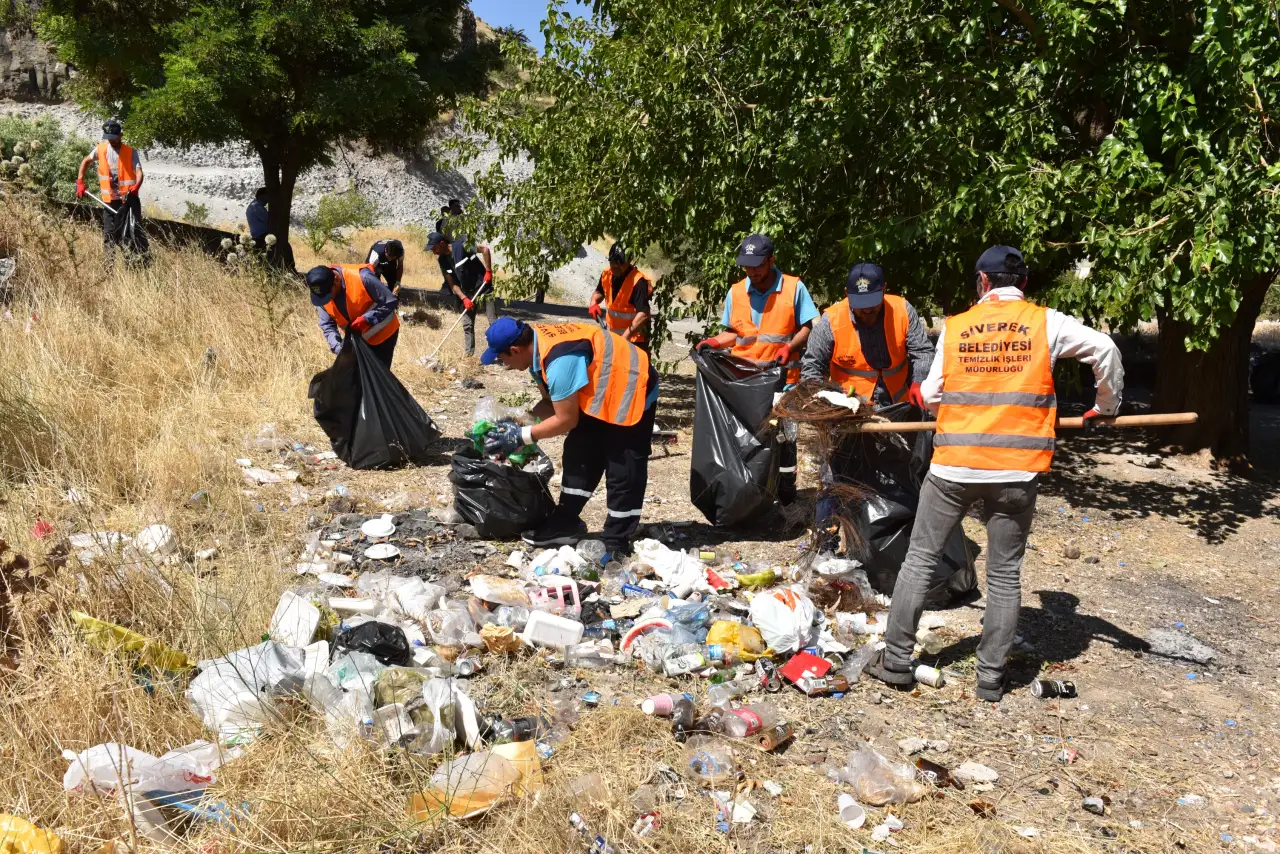 Siverek Fırat Nehri Kıyısında Kapsamlı Temizlik Seferberliği