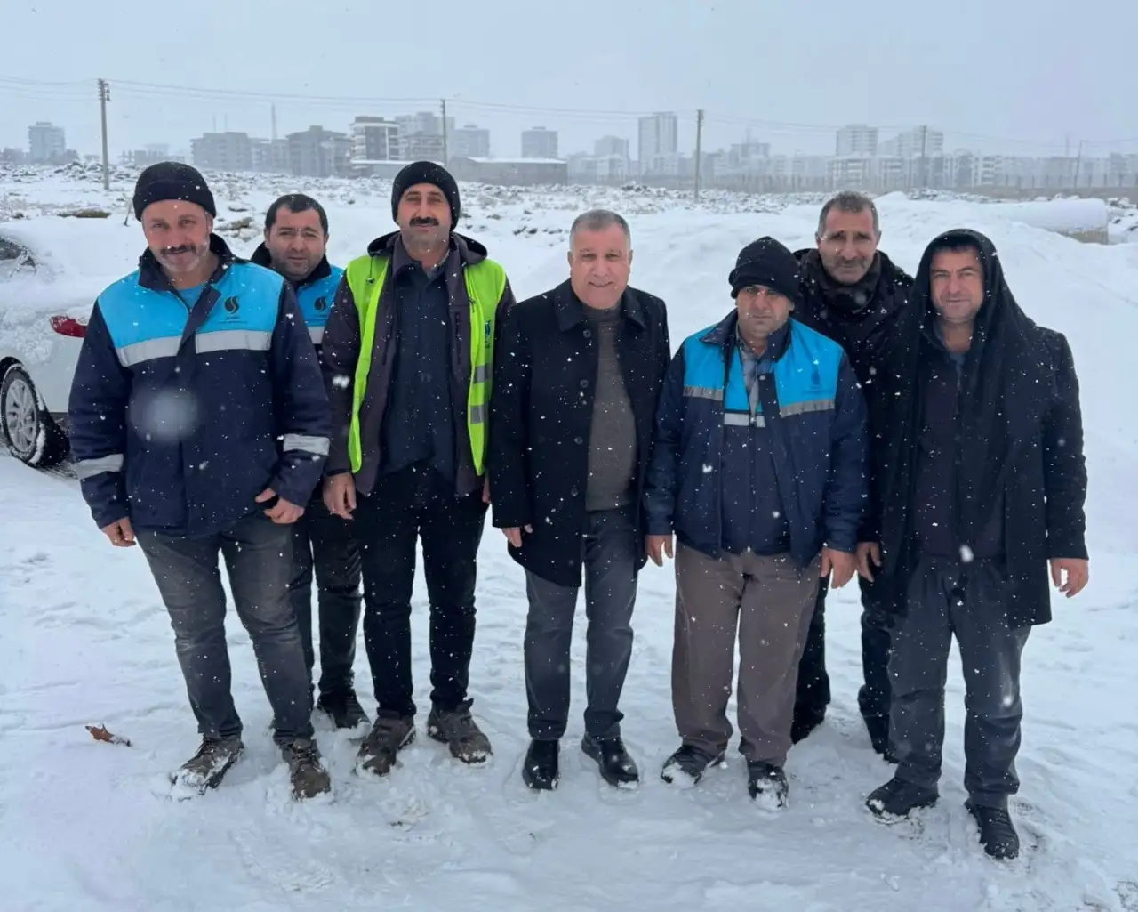 Siverek&rsquo;in Buz Tutan Yollarında Demiroğlu'ndan Sıcak Bir Vefa