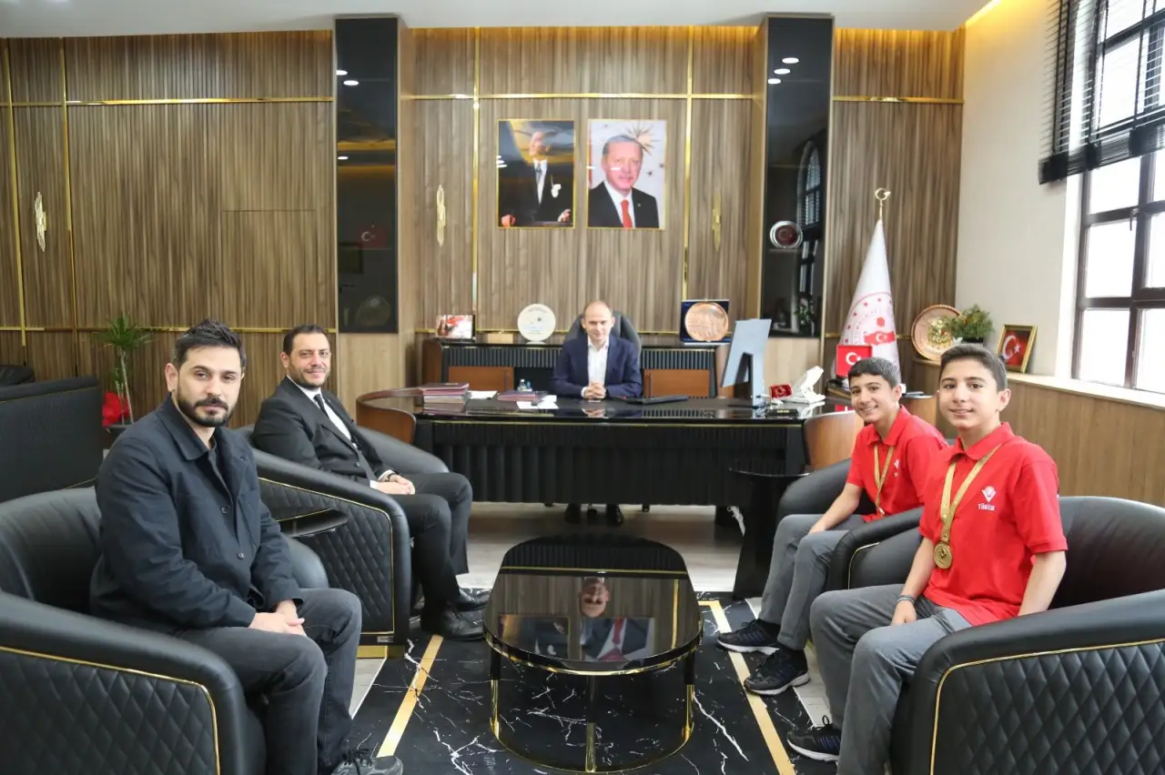 Siverek'in Gururları Yazılımın Şampiyonları Kaymakamlıkta 