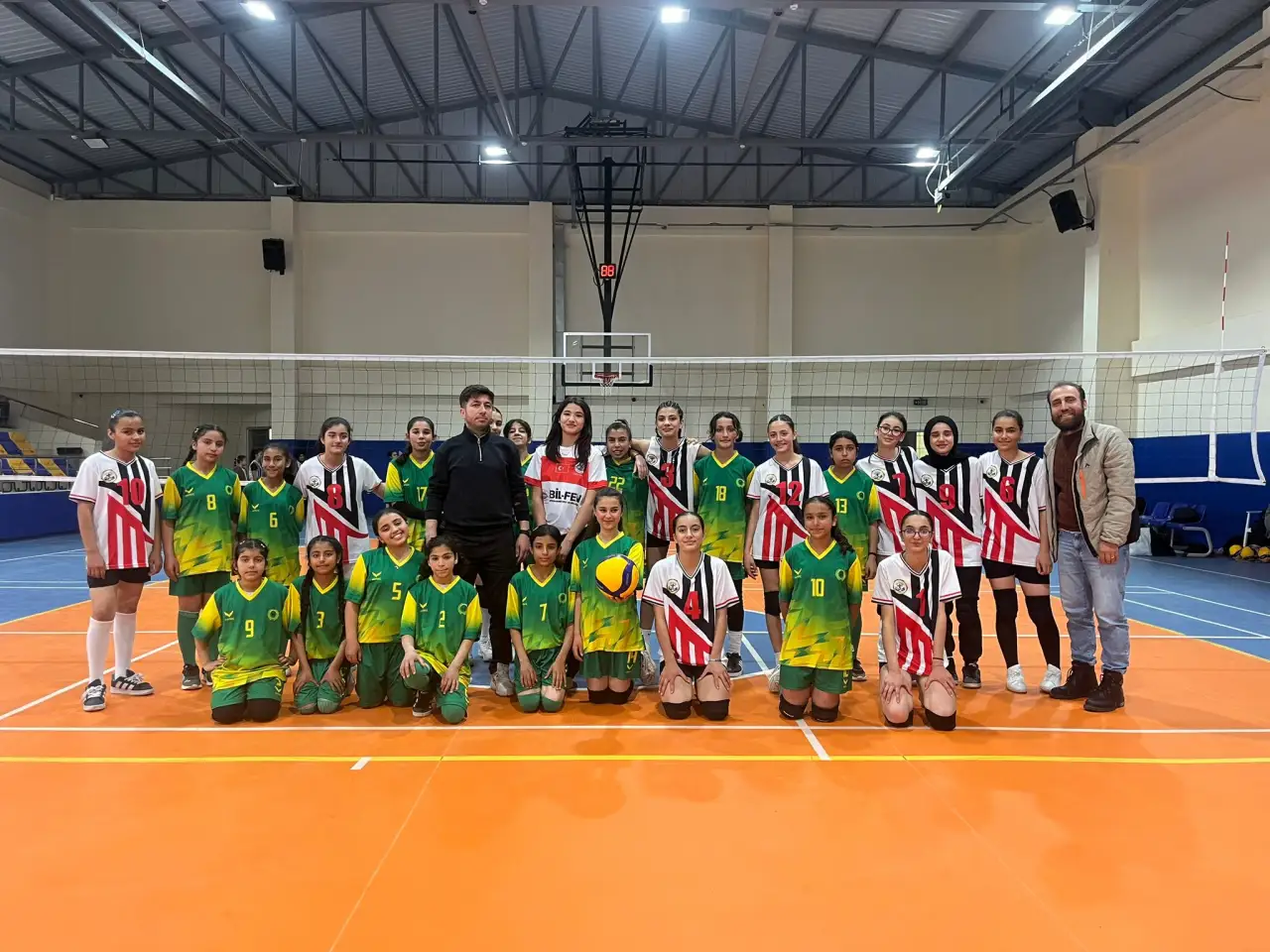 Siverek&rsquo;in Sultanları Filede Parladı: Midi Kızlar Ligi&rsquo;nde Siverek G&uuml;c&uuml; R&uuml;zgarı!