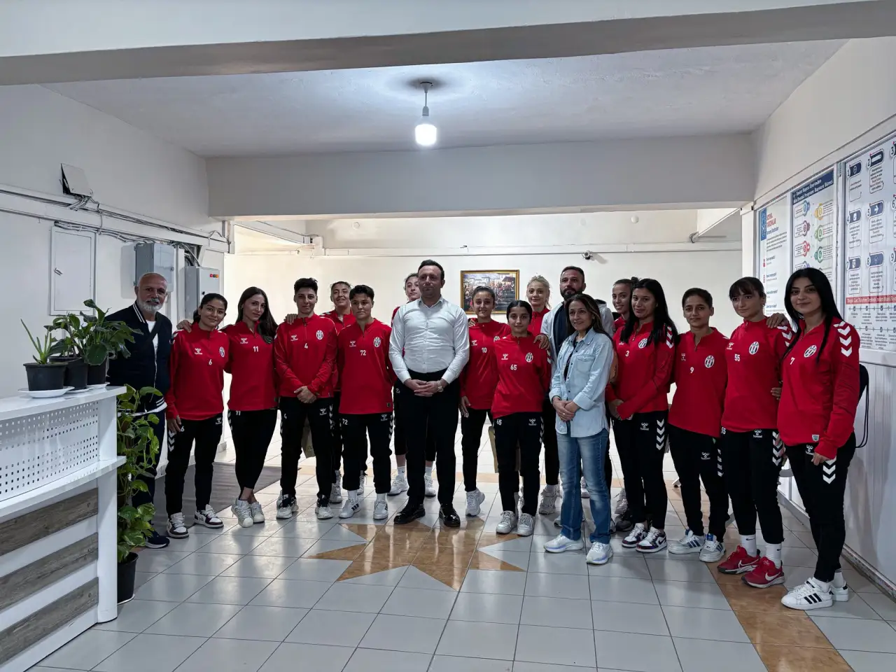 Siverek Kadın Spor Kulübünden Yeni Sezon Öncesi Anlamlı Destek Ziyareti