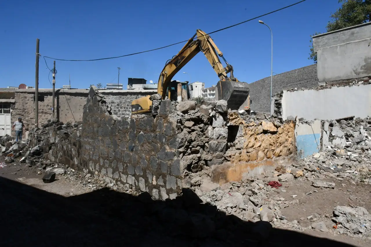 Siverek Kalesi’nde Kamulaştırma ve Yıkım Çalışmaları Hız Kazandı