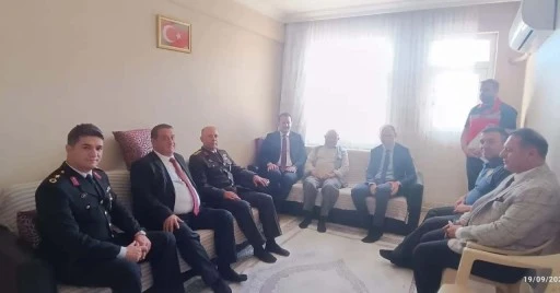 Siverek Kaymakamı Salih Sak&rsquo;tan Kıbrıs Gazisi İsmet Girgin&rsquo;e Anlamlı Ziyaret