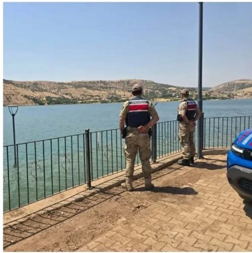 Siverek Kaymakamlığı&rsquo;ndan Hayati Uyarı: Baraj, G&ouml;l ve G&ouml;letlerde Suya Girmeyin