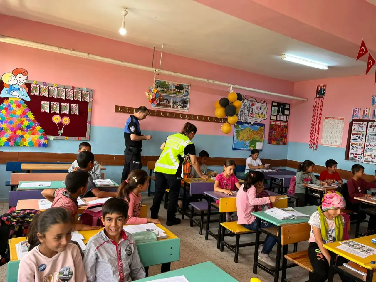 Siverek Kırsal Mahalle Okullarında İlk Yardım Eğitimi Verildi