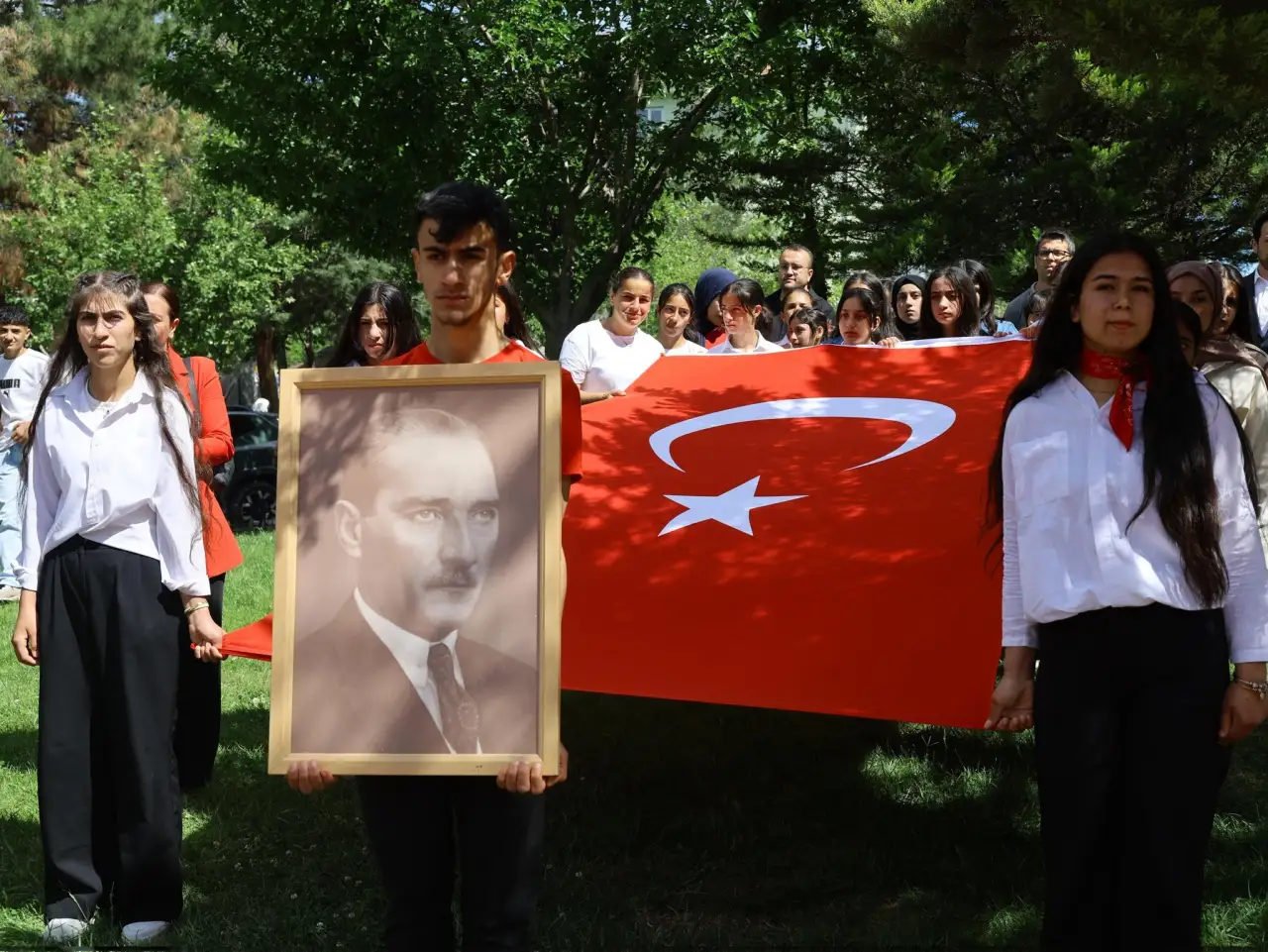 Siverek&rsquo;te 19 mayıs Coşkuyla Kutlanıldı