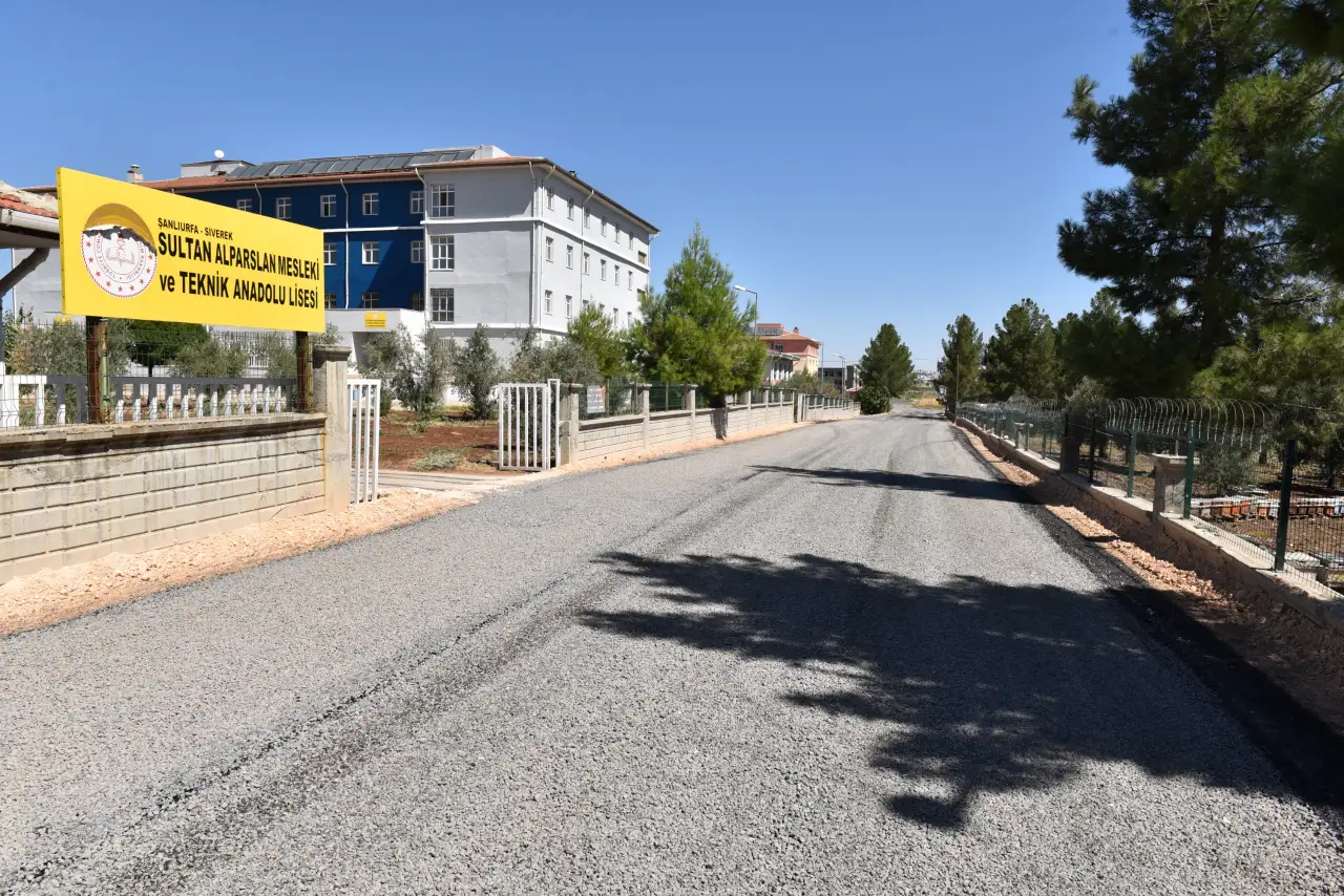 Siverek&rsquo;te 7 Okulun Yolu Yenilendi