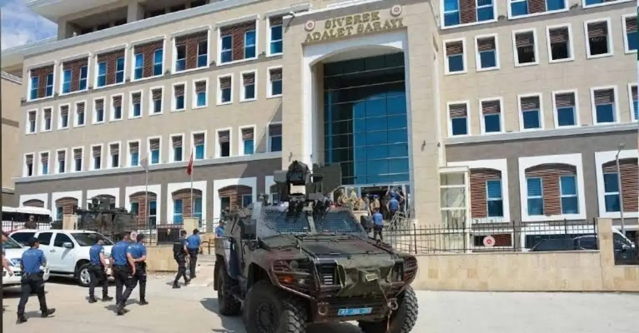 Siverek’te Adliye Çıkışında Silahlı Saldırı: Biri Ağır, 2 Yaralı