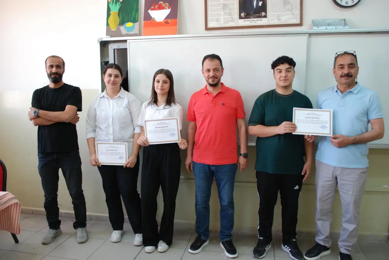 Siverek'te Akademik Başarı ve Erdem Ta&ccedil;landırıldı