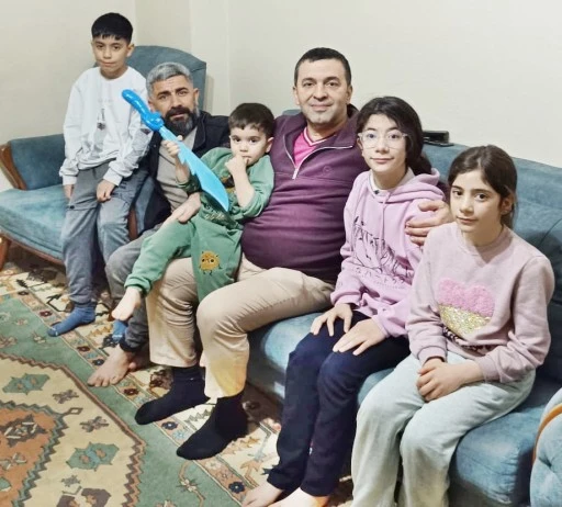 Siverek&rsquo;te Anlamlı Bayram Ziyareti: Emniyet M&uuml;d&uuml;r&uuml; Engelli Ailelerin G&ouml;nl&uuml;n&uuml; Kazandı