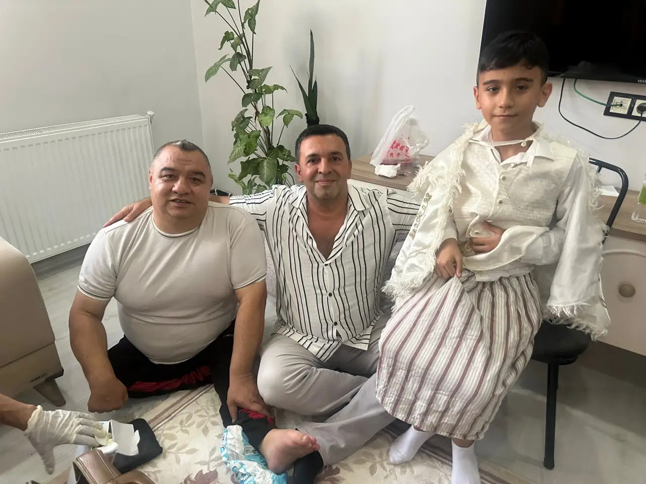 Siverek&rsquo;te Anlamlı Kirvelik: İl&ccedil;e Emniyet M&uuml;d&uuml;r&uuml; Zeydanlı, &Ouml;tl&uuml; Ailesinin Kirvesi Oldu
