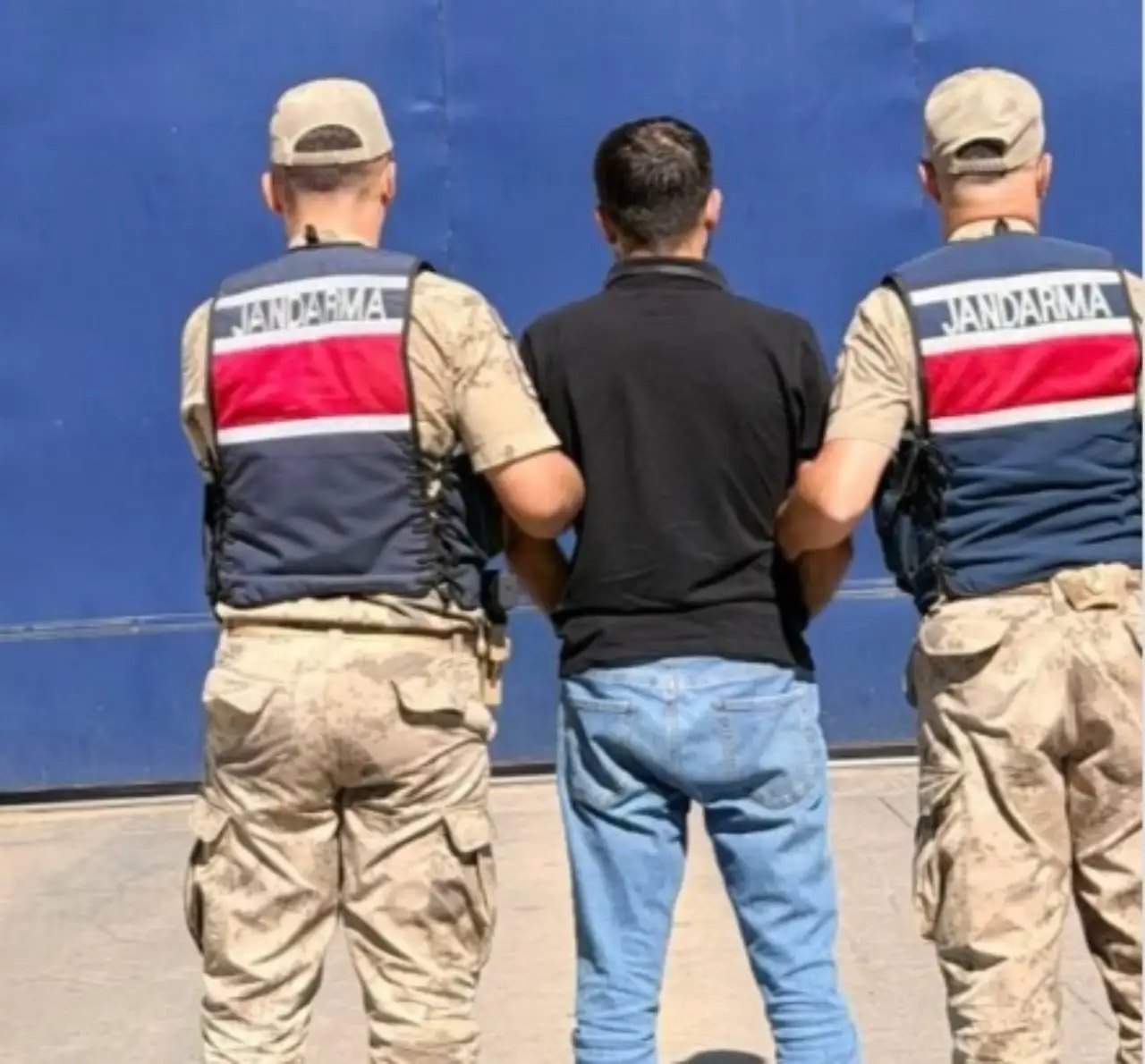 Siverek&rsquo;te Aranan H&uuml;k&uuml;ml&uuml; Yakalandı: 22 Yıl 8 Ay Hapis Cezası Bulunuyordu