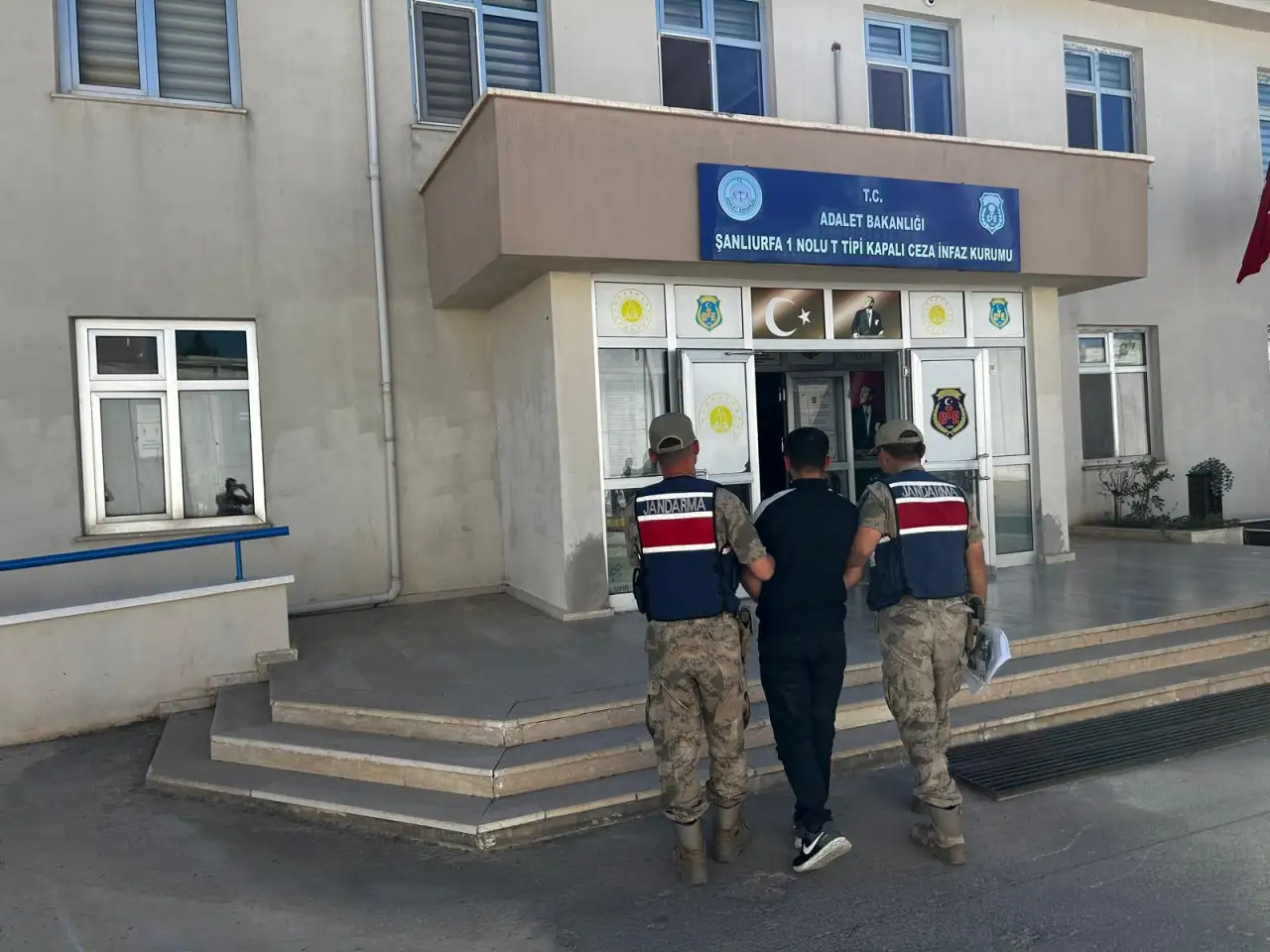 Siverek&rsquo;te Aranan Şahıs JASAT Ekiplerinden Ka&ccedil;amadı