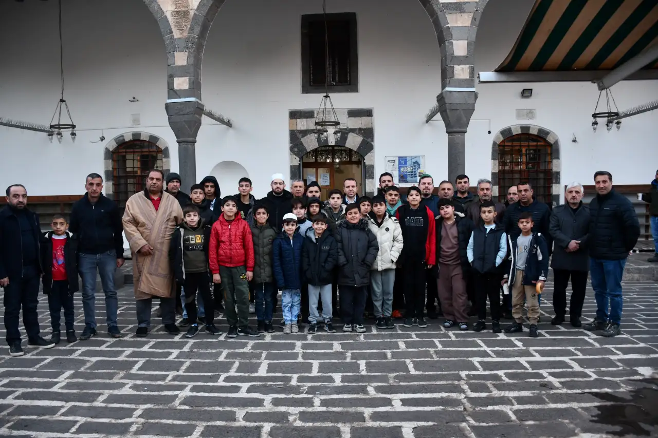 Siverek&rsquo;te Baba-Oğul Sabah Namazı Buluşmaları D&uuml;zenlendi