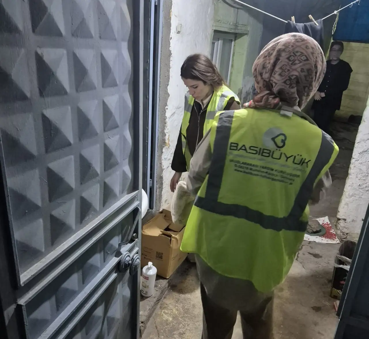 Siverek&rsquo;te Başıb&uuml;y&uuml;k Derneği&rsquo;nden Ramazan&rsquo;da Dev Gıda Desteği!