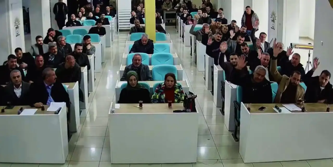 Siverek&rsquo;te Gen&ccedil;lik Restleşmesi: Başkan Bucak&rsquo;tan Engelleyenlere "Gelecek" Dersi!