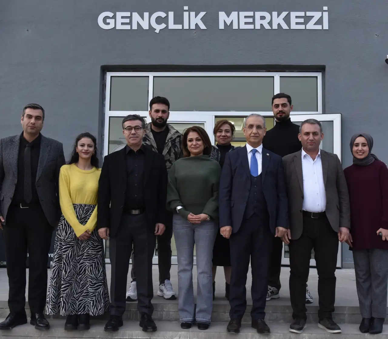 Siverek&rsquo;te İncelemede Bulunan Milletvekili Dusak ve Başkan Bucak&rsquo;tan Gen&ccedil;lere Motivasyon Ziyareti