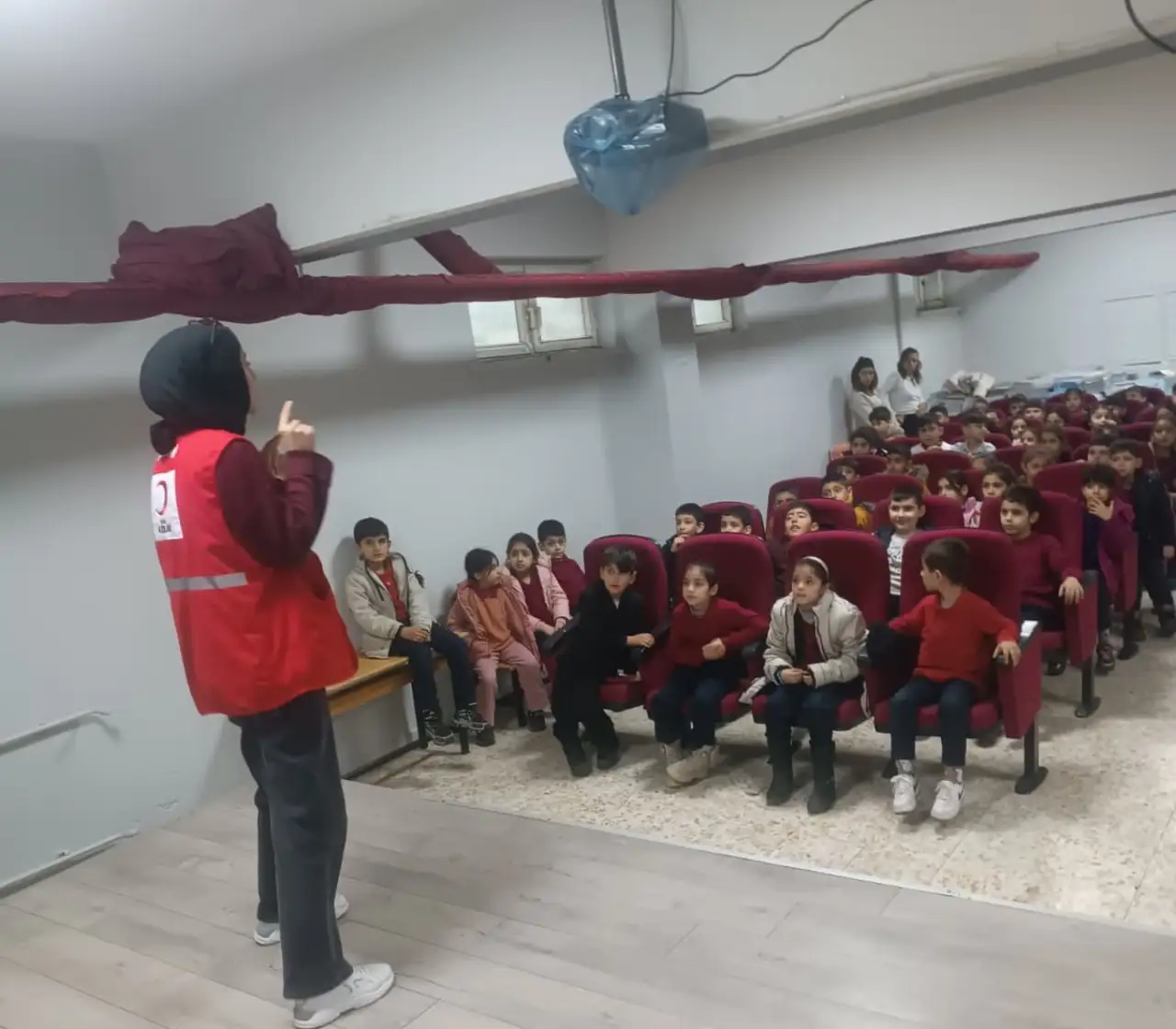 Siverek&rsquo;te Kızılay&rsquo;dan Geleceğe Hazırlık: Minik Y&uuml;reklere Afet ve İklim Bilinci!