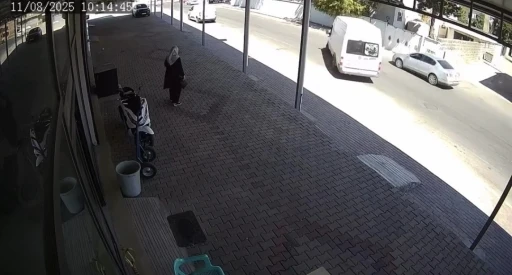 Siverek’te Kontrolsüz Çıkan  Minibüs Otomobile Çarpıştı