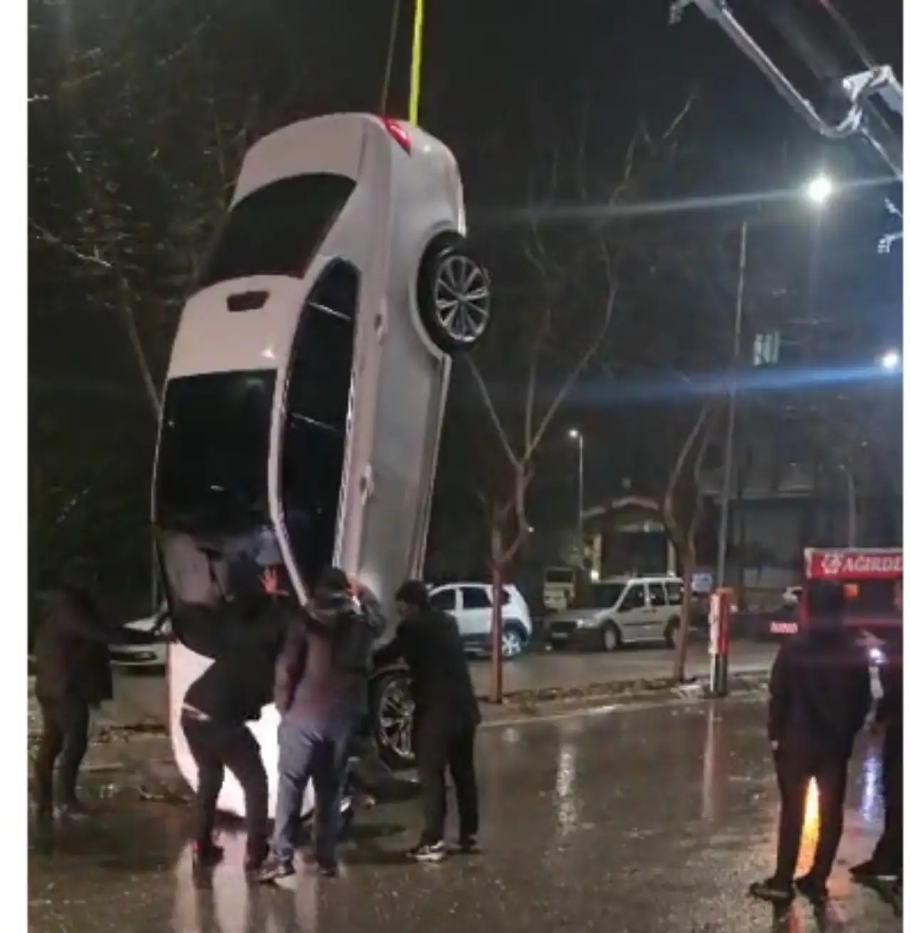 Siverek&rsquo;te Korkutan Kaza: Direksiyon Hakimiyeti Kaybolan Otomobil Savruldu!