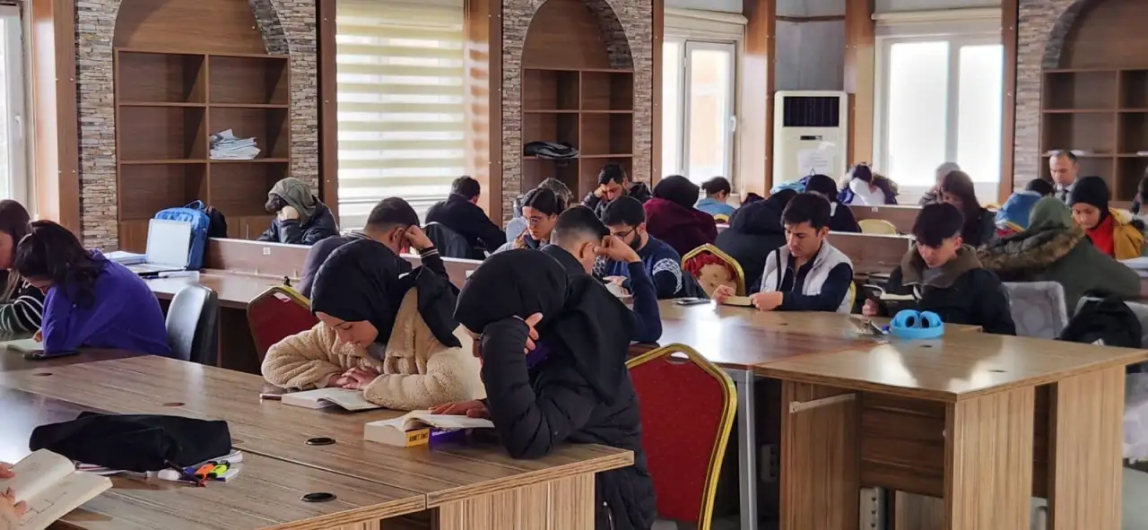 Siverek'te Kütüphane Yoğunluğu Çözüm Bekliyor