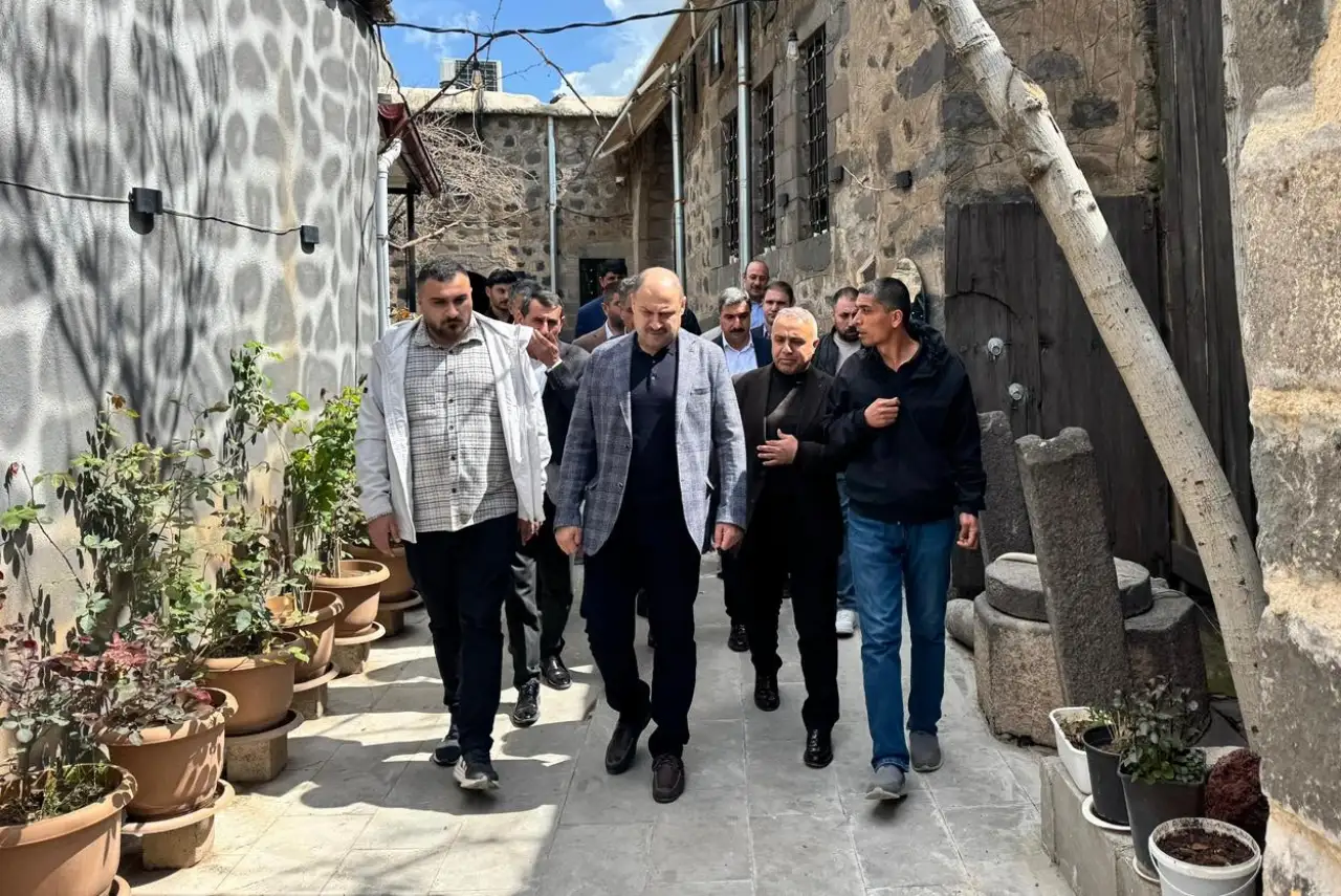 Siverek&rsquo;te Mehmet Kasım G&uuml;lpınar Saha &Ccedil;ıkarmasıyla Yeni D&ouml;nemin Şifrelerini Verdi!