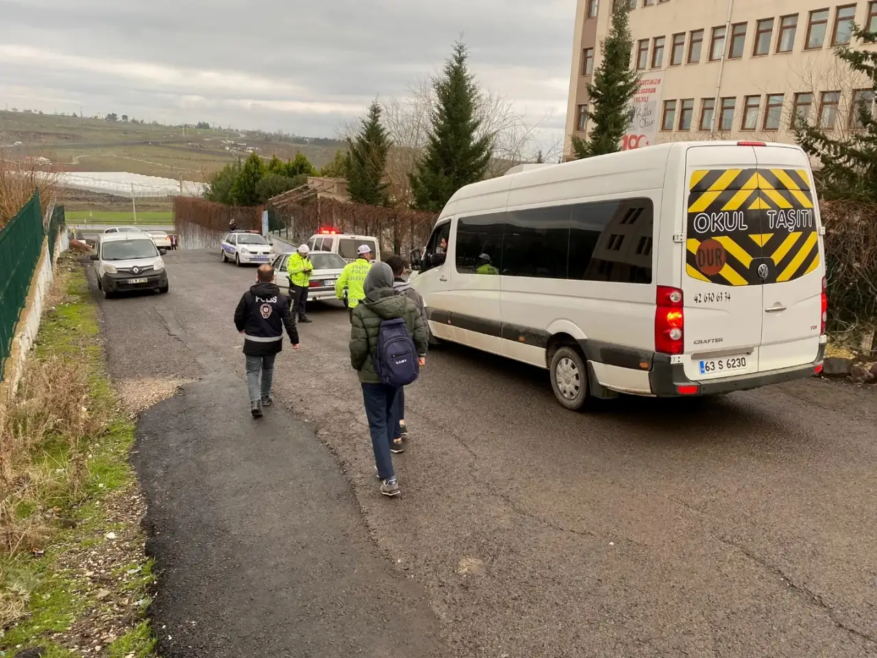 Siverek'te Öğrencilerin Güvenliği İçin Kapsamlı Trafik ve Asayiş Denetimi