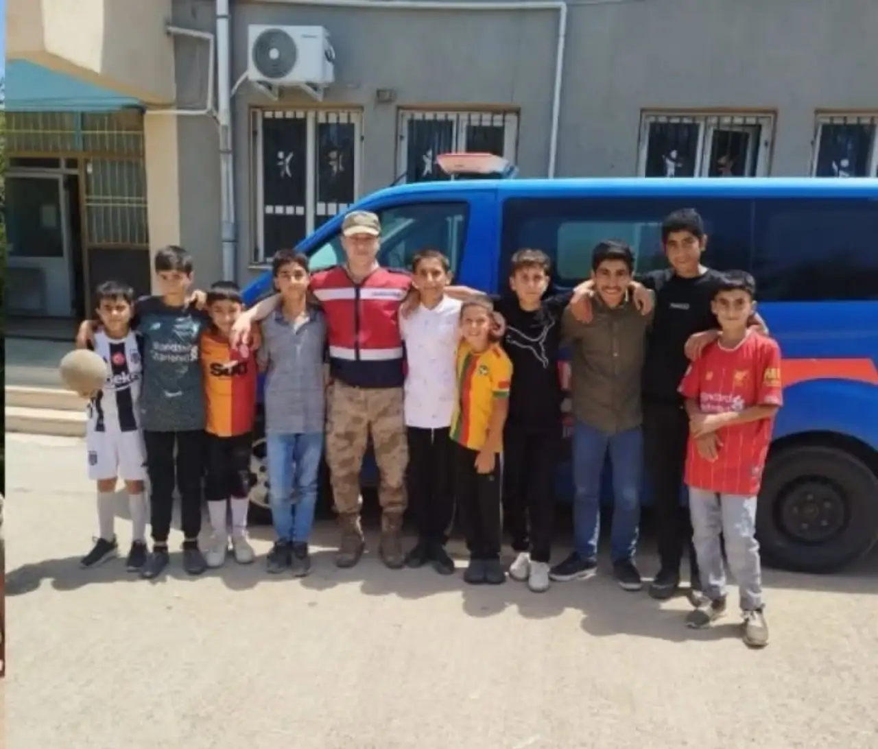 Siverek'te Okul &Ccedil;evreleri Mercek Altında: Geleceğimiz İ&ccedil;in G&uuml;venlik Seferberliği!