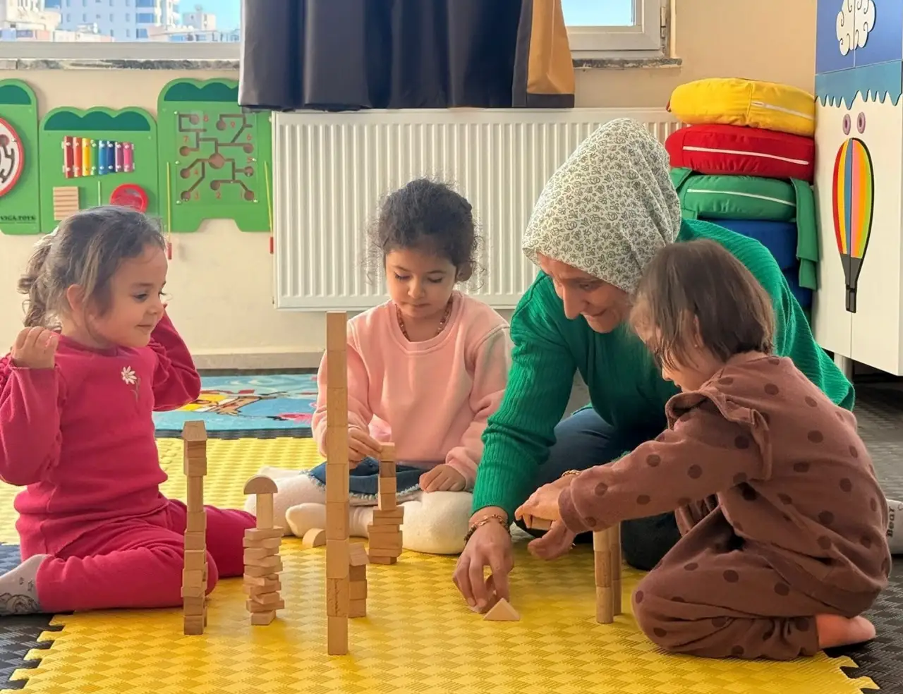 Siverek&rsquo;te Oyunla B&uuml;y&uuml;yen &Ccedil;ocukların Mutluluk Merkezi Neşe Sa&ccedil;ıyor