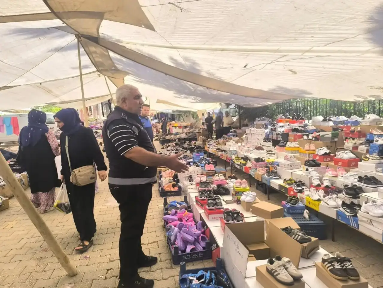 Siverek&rsquo;te Semt Pazarlarında Zabıta Denetimleri Sıklaştırıldı