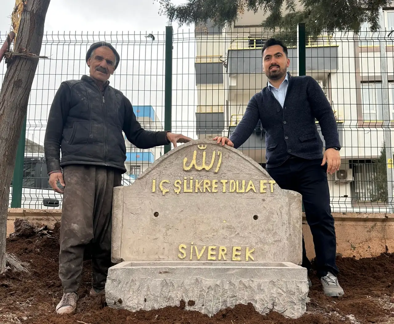 Siverek&rsquo;te Taşın Estetiği Hayırla Buluştu: Okul Bah&ccedil;elerinde İki Sanat Eseri &Ccedil;eşme