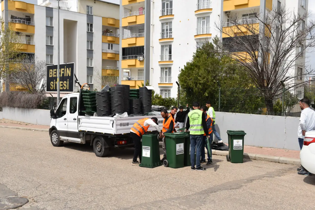 Siverek&rsquo;te Temizlik Devrimi: '&Ccedil;&ouml;p Konteynersiz Yaşam' Projesiyle Yeni Bir D&ouml;nem Başladı!