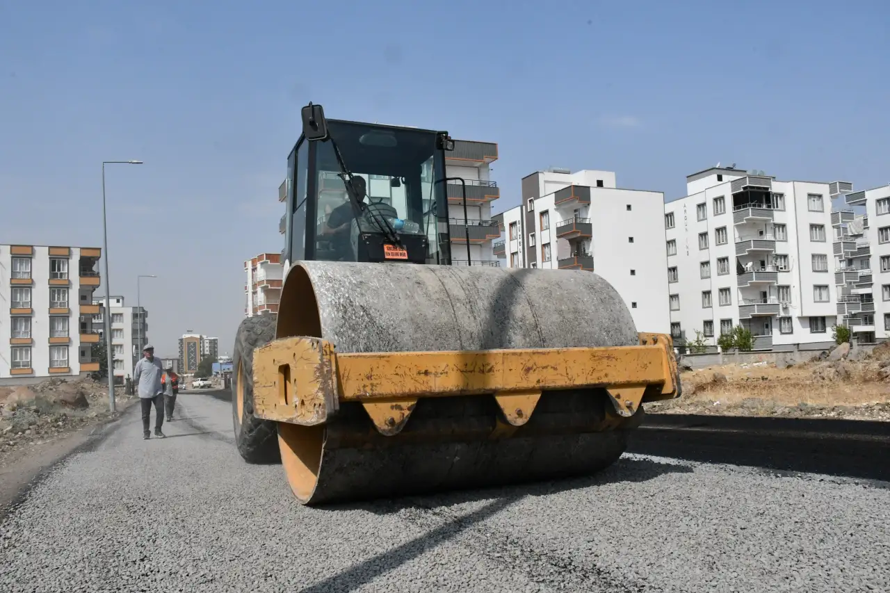Siverek’te  Üstyapı Hamlesi Hız Kazandı