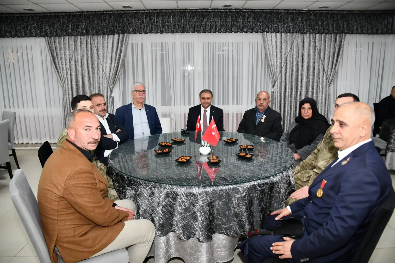 Siverek&rsquo;te Vefa Sofrası: Şehit Yakınları ve Gaziler Onuruna Anlamlı Buluşma!