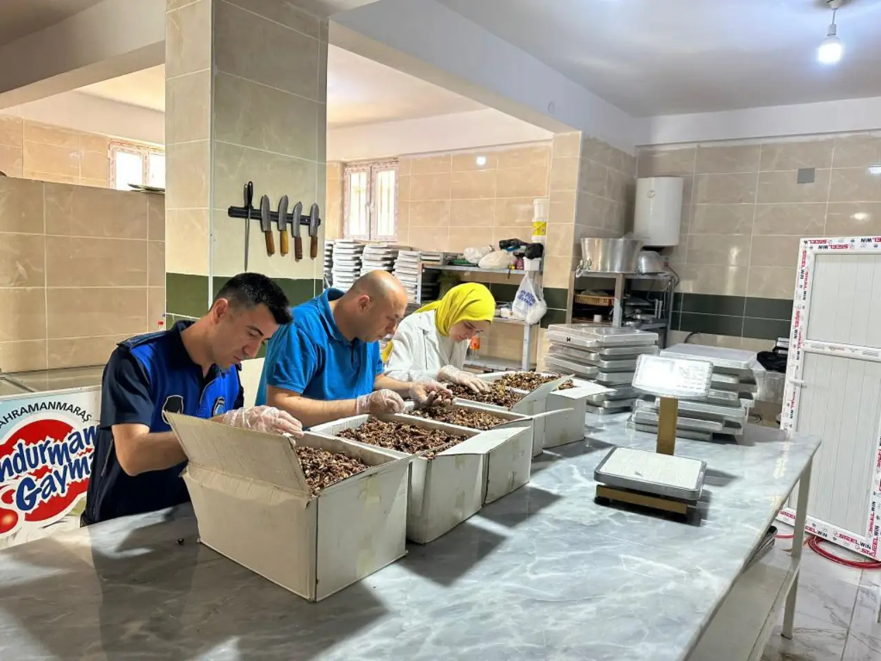 Siverek’te Zabıta Ekiplerinden Gıda İmalathanelerine Sıkı Denetim