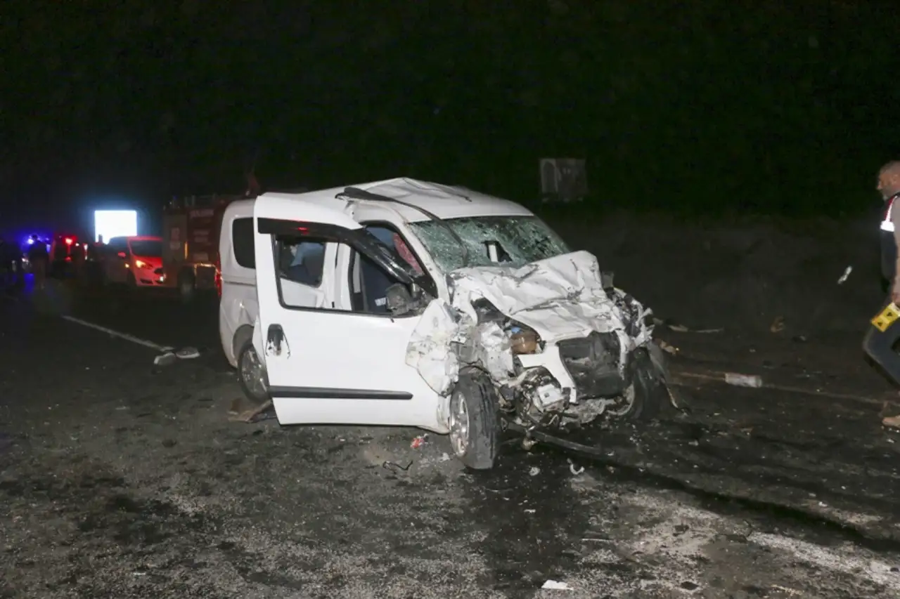 Siverek'te Zincirleme Trafik Kazası: 3 Ölü, 6 Yaralı