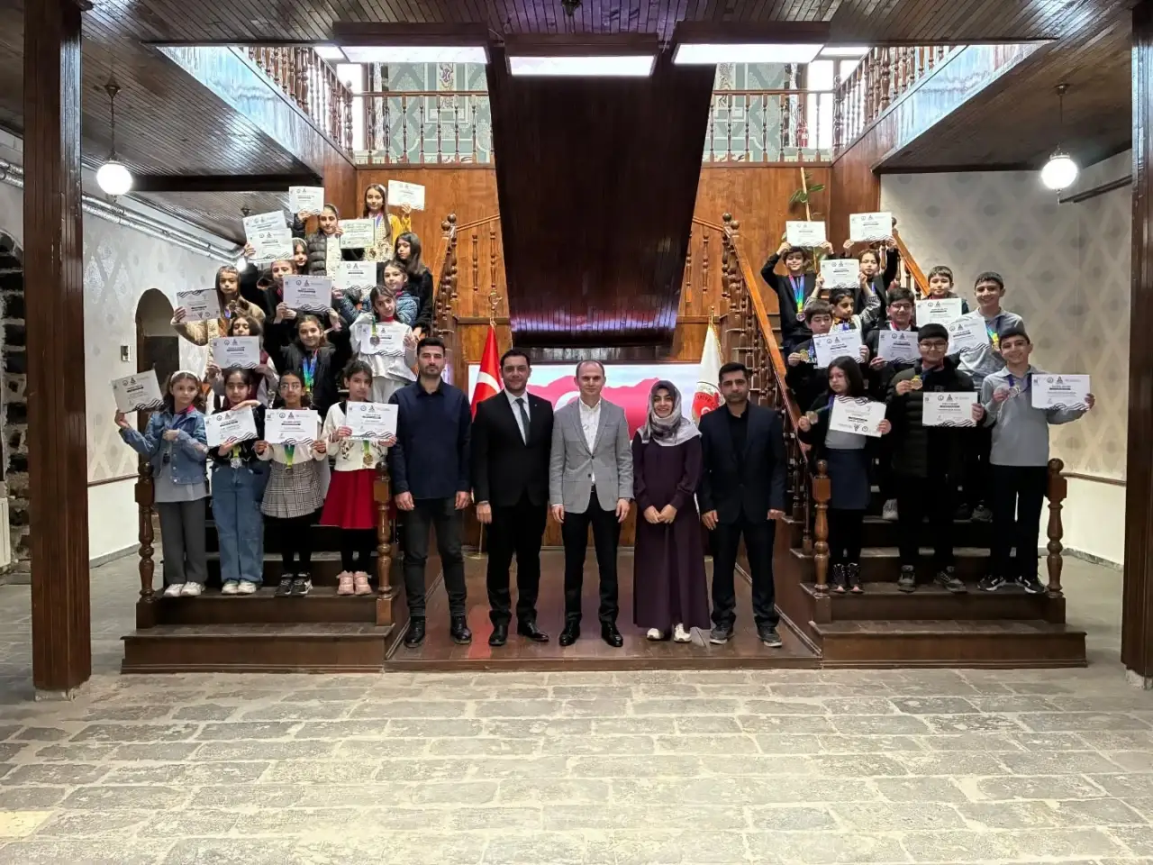 Siverek&rsquo;ten ABD&rsquo;ye Matematik K&ouml;pr&uuml;s&uuml;: Olimpiyat Şampiyonlarına Kaymakam Sak&rsquo;tan Tam Not!