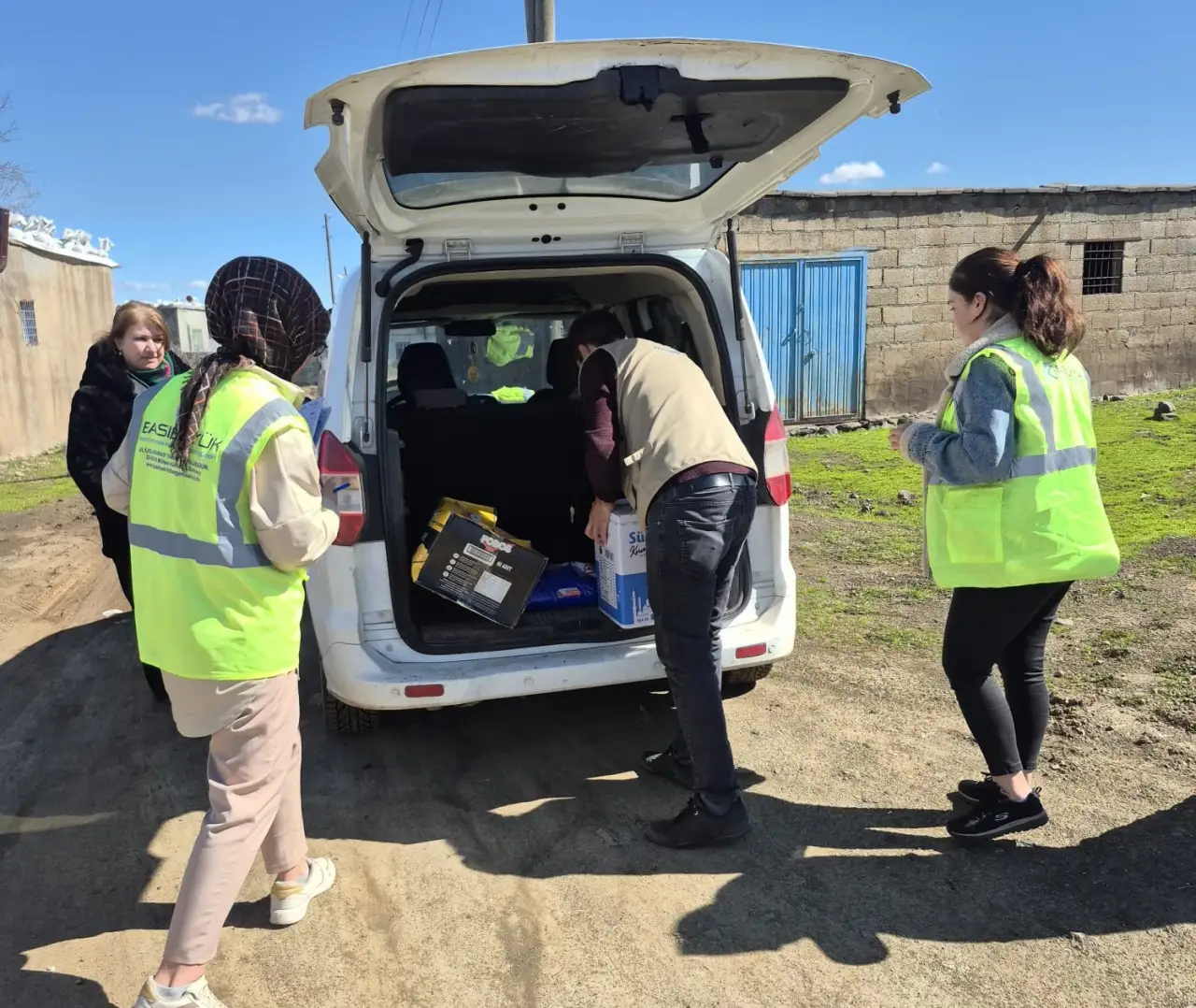 Siverek&rsquo;ten Almanya&rsquo;ya Uzanan Şefkat K&ouml;pr&uuml;s&uuml;: Başıb&uuml;y&uuml;k Yardım Kuruluşu Sahada